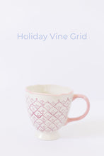 Load image into Gallery viewer, Scalloped Christmas Tea/Coffee Cup