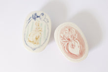 Load image into Gallery viewer, Decorative Lidded Trinket Dish