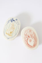 Load image into Gallery viewer, Decorative Lidded Trinket Dish