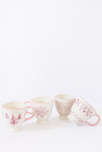 Load image into Gallery viewer, Scalloped Christmas Tea/Coffee Cup