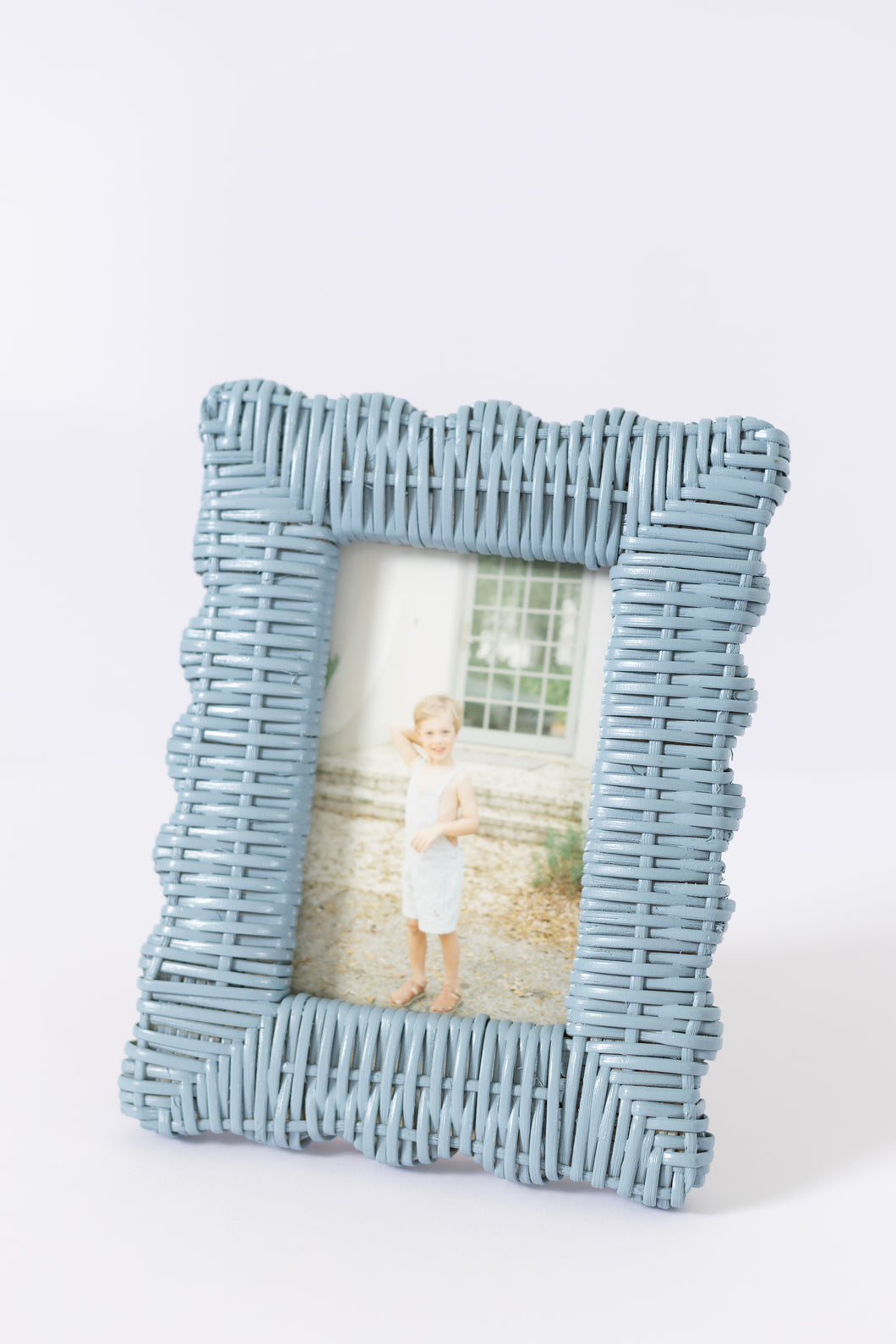 Scalloped Wicker Frame - Blue