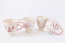 Load image into Gallery viewer, Scalloped Christmas Tea/Coffee Cup
